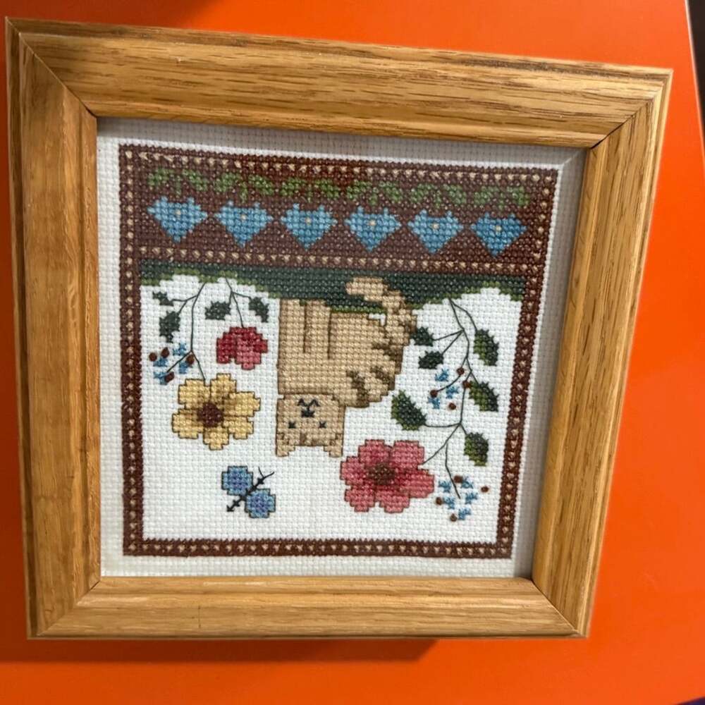 Oak Keepsake Trinket Box Cross Stitch Tabby Cat Calico Floral Lining Cottagecore